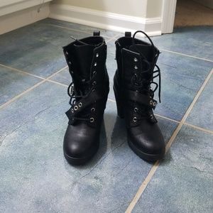 Black Guess ankle boots